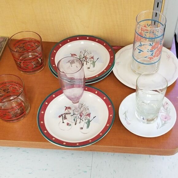 Dish sets - Picture 1 of 8